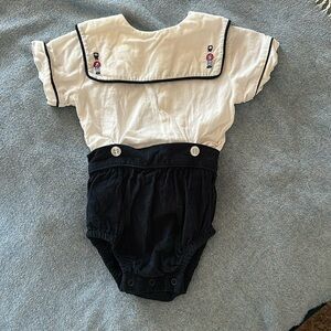 Lullaby Set Nutcracker Button On Bubble